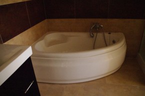Bathtube in flat 3