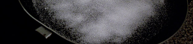 20091201_07_smalta_socker I melted sugar and used it as glue.