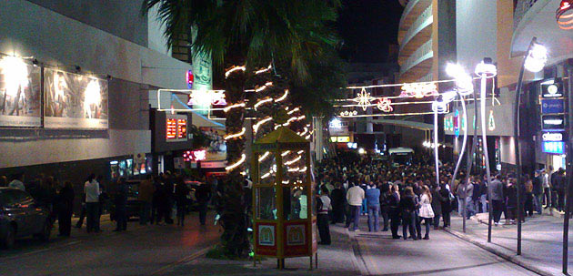 Evacuated people outside Eden Cinemas on Bay street Evacuated people outside Eden Cinemas on Bay street